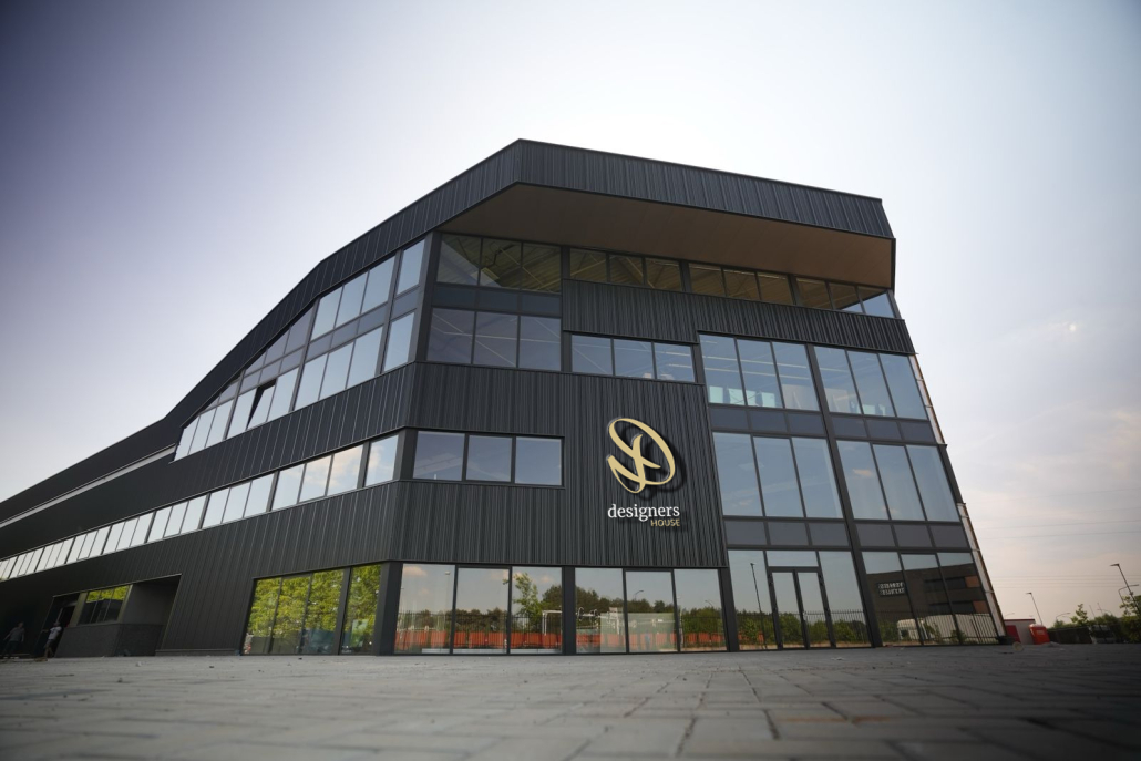 Luzora Designershouse-Hero-3